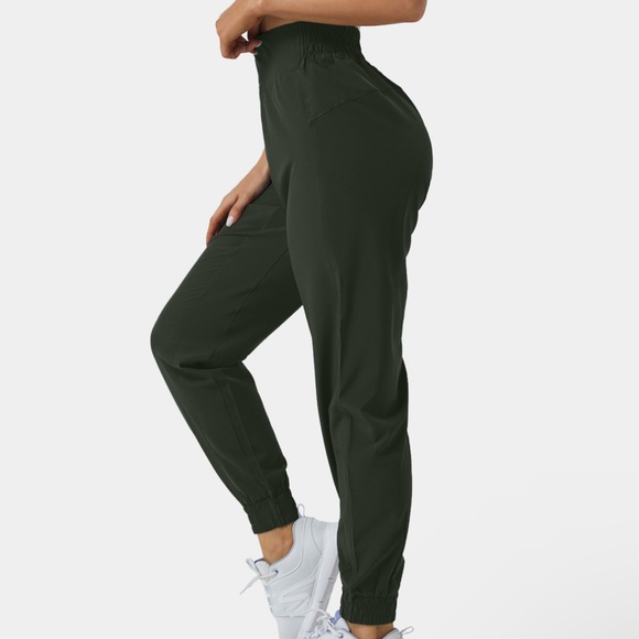 NWT HALARA High Waisted Elastic Waistband Hiking Joggers Size: Small Petite - Picture 4 of 7